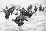 Robert Capa, Die Landung, Omaha Beach, Colleville-sur-Mer, 6. Juni 1944