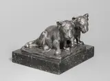 August Gaul, Zwei kleine Löwen, 1898, Silber, auf Marmorsockel montiert