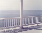 Joel Meyerowitz, Porch Series“, Provincetown, 1977, C-Print, 1986