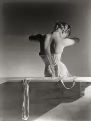 Horst P. Horst, Mainbocher Corset, Paris, 1939, Späterer Silbergelatineabzug