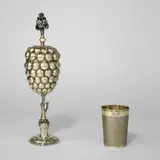 Nürnberg, Silber, getrieben, gegossen, geschnitten, ziseliert, vergoldet, 27,5 cm; Ø 8 cm (10 ⅞ in.; Ø 3 ⅛ in.)
