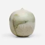 Toshiko Takaezu, Closed Form