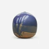 Toshiko Takaezu, Closed Form (with rattle)