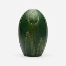 Denver Pottery, Denaura vase with tulips, 1903, glazed earthenware