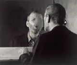 Dieter Appelt, Der Fleck auf dem Spiegel, den der Atemhauch schafft;, 1977, Späterer Silbergelatineabzug