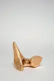 Jean Arp, Homme vu par une fleur, 1958, Bronze, poliert. Höhe: 9,5 cm (3 ¾ in.)