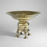 Emil Lettré, Fruchtschale“ – nach Entwurf von Eduard Pfeiffer (1889–1929), 1914, Silber, gegossen, getrieben, ziseliert, matt feuervergoldet. 23,1 cm; Ø 33,2 cm (9 ⅛ in.; Ø 13 ⅛ in.)