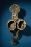 Westafrikanisch, Blasebalg einer Metallschmiede aus dem Volk der Temne oder Mende, Um 1910, Holz, geschnitzt; Pech