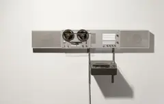 Dieter Rams, Hi-Fi-Hängesystem – bestehend aus: Steuergerät TS 45 / Tonbandgerät TG 60 / zwei Flachlautsprechern L 450 / Plattenspieler PS 402. 1964 / 1965 / 1965 / 1967, Stahlblech; Aluminium, lackiert – Hersteller: Braun AG, Frankfurt am Main