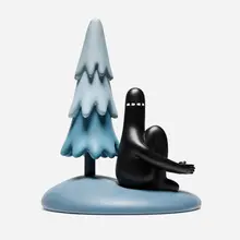 LY, Waiting for LUV (Large), 2022, polyresin