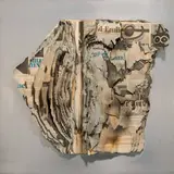 Bernard Aubertin, Livre brûlé. L'Art vivant, revue d'art, 1972, Angebrannte Zeitschrift, auf Aluminiumplatte montiert, auf Holz, im Plexiglaskasten