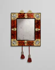 Antwerpen, Kabinett-Schildpatt-Spiegelrahmen mit Bronze- und Silberplaketten, Um 1620, Schildpatt, gefärbt auf Pappelholz; Bronze, feuervergoldet; Silber, gedrückt; Spiegelglas; mit originaler Posamenterie
