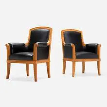 Louis Sue, Armchairs from the Lazard Frères Banque, Paris, pair, c. 1940, oak, leather upholstery, steel tacks