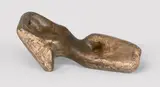 Bernhard Heiliger, Kleine Liegende, 1950, Gips, schellackiert. Originalmodell für die Bronze. Höhe: 14,5 cm (5 ¾ in.)