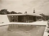 Barcelona Pavillon, Blick über das grosse Wasserbecken. by Ludwig Mies van der Rohe, 1929, Vintage. Silbergelatineabzug, sold May 2012