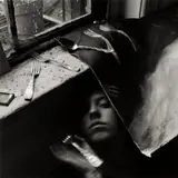 It must be time for lunch now, New York by Francesca Woodman, 1979, Späterer Silbergelatineabzug des Nachlasses, sold May 2013