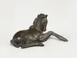 Liegendes Fohlen by Renée Sintenis, 1919, Bronze mit dunkelbrauner Patina. Höhe: 6,2 cm (2 ½ in.), sold Nov 2010