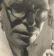 Selbstportrait, Tel Aviv by Helmar Lerski, 1936, Vintage. Silbergelatineabzug, sold May 2011