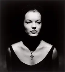 F.C. Gundlach, Romy Schneider mit Kreuz, Hamburg, 1961, Silbergelatineabzug, 1989