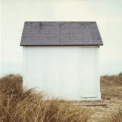 Götz Diergarten, Ohne Titel (Gouville) 19, 2002, Farbphotographie. Diasec, 2007