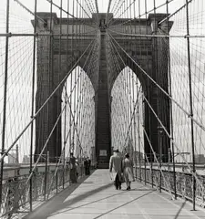 Brooklyn Bridge by Andreas Feininger, 1942, Späterer Silbergelatineabzug, sold Jun 2009