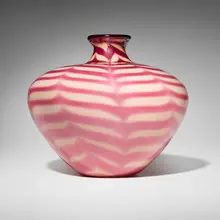 Carlo Scarpa, Decoro Fenicio vase, 1928-29, lattimo glass with gold leaf