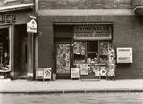 Tata Ronkholz, Düsseldorf, Martinstr. 46, aus der Serie „Trinkhallen
