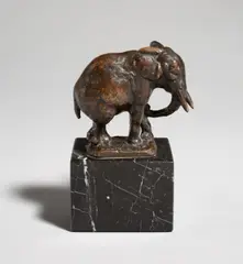 Elefant by August Gaul, 1915, Bronze, mit dunkelbrauner Patina auf schwarzen Granit. Höhe: 6,5 cm (ohne Sockel) (2 ½ in. (ohne Sockel)), sold Jun 2017