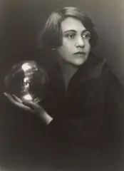 Trude Fleischmann, Studie mit Glaskugel, Wien, 1923, Vintage. Silbergelatineabzug
