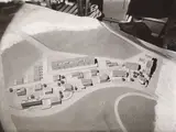 Ludwig Mies van der Rohe, Modell der Weissenhof-Siedlung wie gebaut (1927), Ansicht von Osten