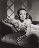 Marlene Dietrich by Horst P. Horst, Um 1945, Späterer Silbergelatineabzug. Agfa-Papier, sold May 2012