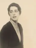 Porträt einer Frau by Man Ray, Um 1929, Vintage. Silbergelatineabzug, sold Jun 2021