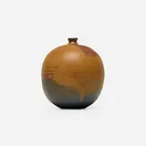 Toshiko Takaezu, Bottle form