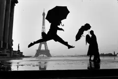 Paris by Elliott Erwitt, 1989, Silbergelatineabzug, sold Jun 2016