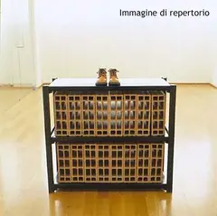Haim Steinbach, Senza titolo, 1996, Struttura metallica