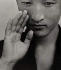 Sheila Rock, Singing Mudra, 2002, Silbergelatineabzug, 2008