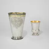 Narva, Silber, getrieben, innen ganz vergoldet, außen teilweise, graviert, 18 cm; Ø 13,3 cm (7 ⅛ in.; Ø 5 ¼ in.)