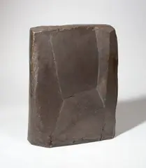 Herbert Peters, Ohne Titel, 1982, Bronze mit dunkelbrauner Patina. Höhe: 54 cm (21 ¼ in.)