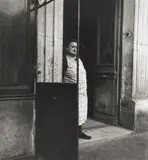 Louis Stettner, Concierge, Paris, Um 1951, Vintage. Silbergelatineabzug