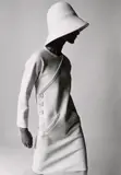 F.C. Gundlach, Bernadette, Kleid von Lanvin, Paris, 1966, Späterer Silbergelatineabzug. Agfa-Papier