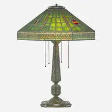 Tiffany Studios, Fine and rare Old English heraldic table lamp on base