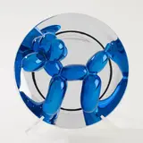 Jeff Koons, Balloon Dog (Blue), 2002, Porzellanobjekt mit blauer, verspiegelter Glasur, in Original-Pappkarton. Durchmesser: 26 cm (10 ¼ in.)