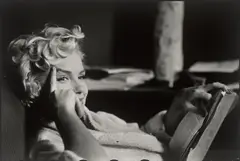 Marilyn Monroe, „New York City by Elliott Erwitt, 1956, Späterer Silbergelatineabzug, sold Jun 2023