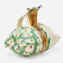 Betty Woodman, Early pillow pitcher
