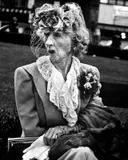 Lisette Model, Frau mit Schleier, San Francisco, 1949, Silbergelatineabzug von Gerd Sander, um 1977. Agfa-Papier