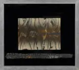Ruth Francken, Brulière, 1992, Sand und Sprühfarbe auf Holz, sowie verkohltes Holz, in Bleirahmen