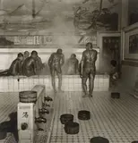 Horace Bristol, ’Yakuza‘ in Bath House, 1946, Späterer Silbergelatineabzug