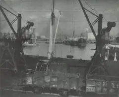 Hafen by Rudolf Koppitz, 1919, Vintage. Bromölumdruck in Schwarz, sold Nov 2019