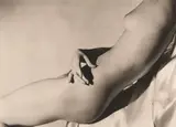 Lisa: Hand on Torso I by Horst P. Horst, 1940, Späterer Platin-Palladium-Abzug, sold May 2013