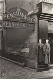 Ilse Bing, Pensionnat de jeunes filles, Tours, 1935, Vintage. Silbergelatineabzug. Agfa-Brovira-Papier